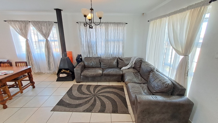 4 Bedroom Property for Sale in Bernadino Heights Western Cape